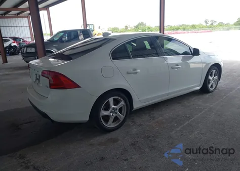 2012 Volvo S60 T5 из США, поврежденный, VIN YV1622FS5C2090077